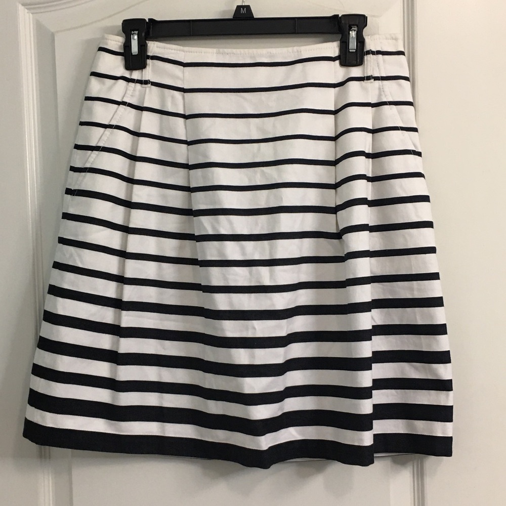 White House Black Market Skirt